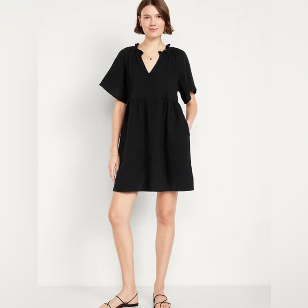 NWT large black split neck crinkle swing gauze dr… - image 1